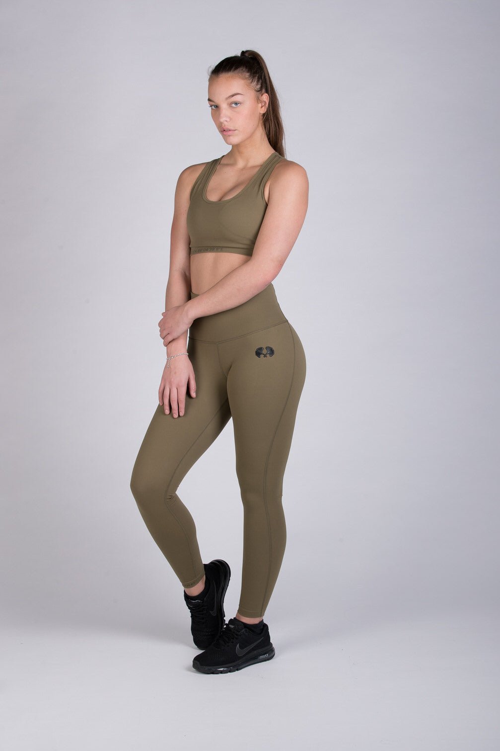 Bobbie Brooks Activewear Yoga pants Womens Small Camo Green Open Leg Hem  New